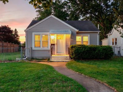 9 Van Buren Ave S