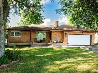 951 E Square Lake Rd