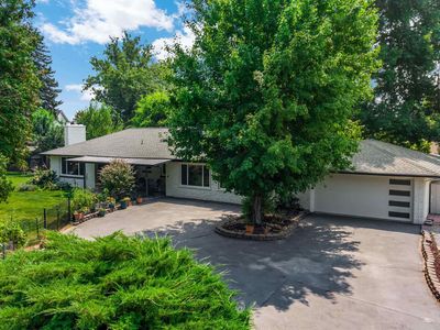 157 W Willoway Dr