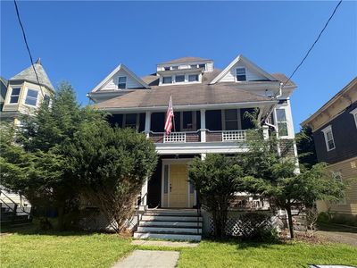 27 Cedar St