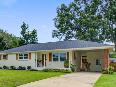 131 Camelot Dr