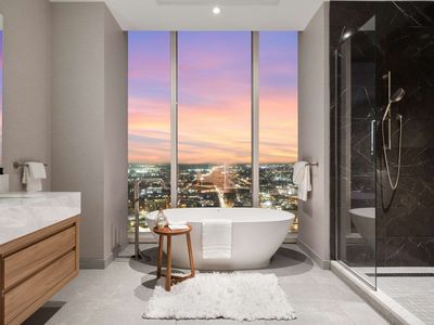 160 2nd Ave S APT 3502