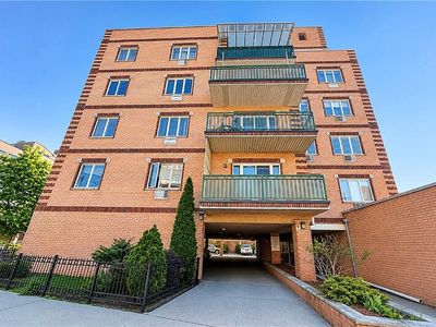 2801 E 11th St APT 3A