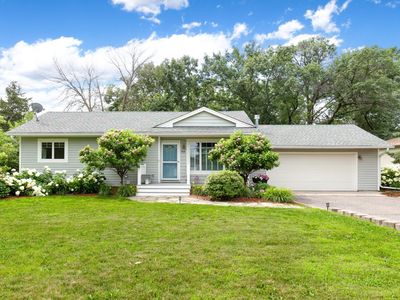 8116 Mount Curve Blvd