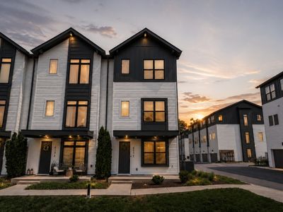 613 Vernon Ave #1