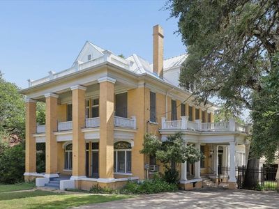 504 S Main St