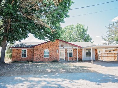 1102 W Conner St