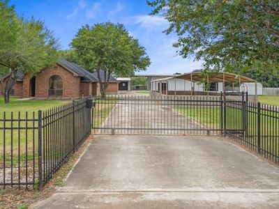 413 S Los Cerritos Cir