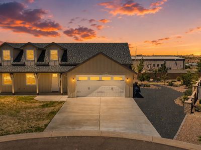 1030 N Crown Cir
