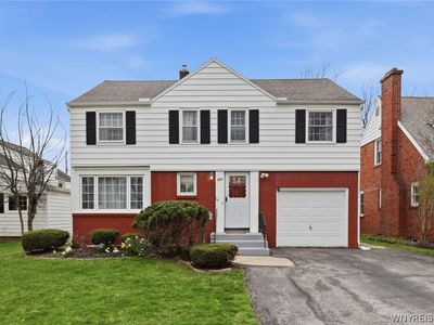 Property at 207 Huxley Dr, Amherst, NY