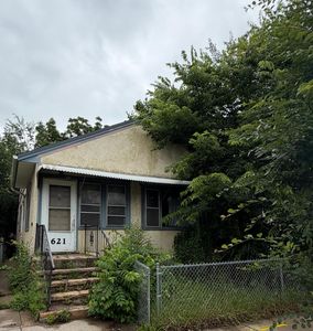 621 Maryland Ave E