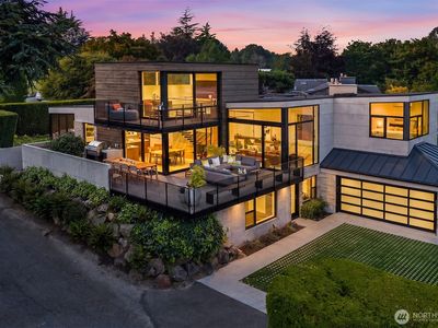 1575 Magnolia Boulevard W