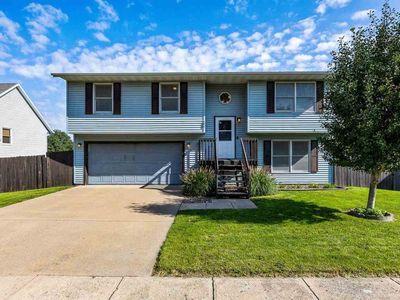 Property at 30 Prairie Ridge Ct, North Liberty, IA