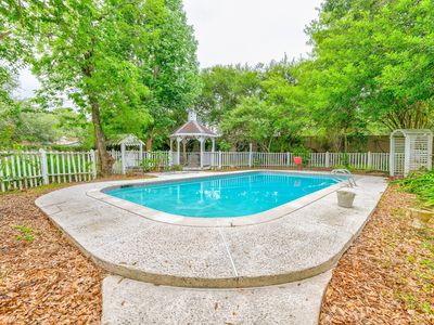 104 Misty Brook Ln