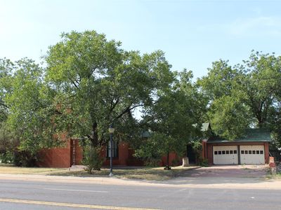 400 E Main St