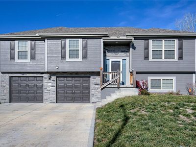Property at 214 NE Greystone Way, Grain Valley, MO