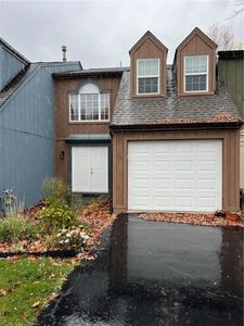 22 Monmouth Dr