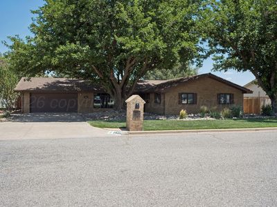 1920 Holly Ln