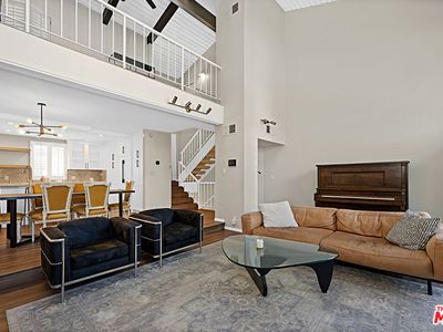 1925 S Beverly Glen Blvd APT 40