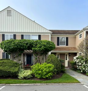 39 Tower Hill Road APT 1A
