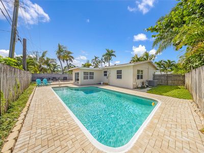 1460 NE 30th Ct