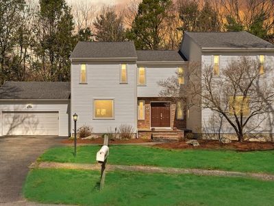 17 Niantic Rd