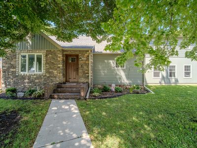 208 SE 2nd St