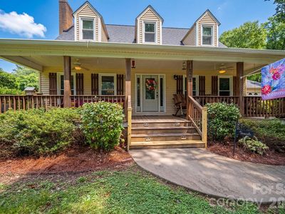 2402 Elmwood Cir