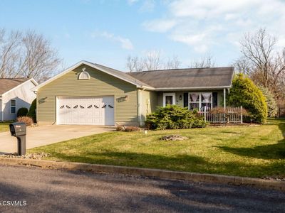 11 Meadow Ln
