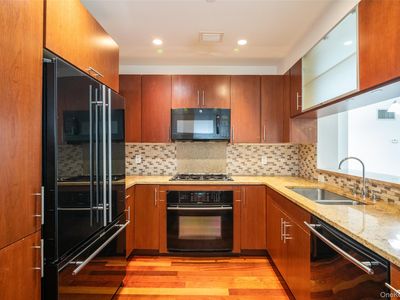 175 Huguenot Street #1607