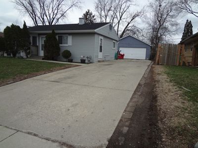 Property at 113 Hickory Dr, Carpentersville, IL
