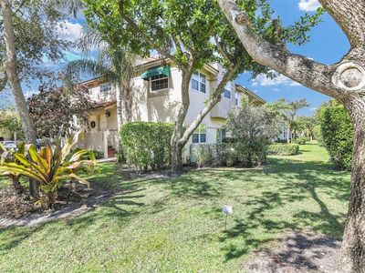 6693 Via Regina #6693