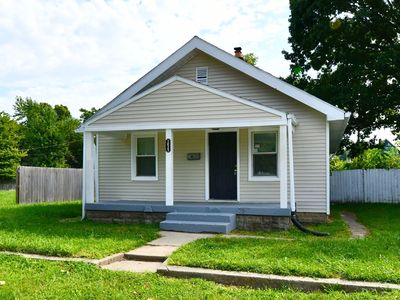 1025 Sharon Ave