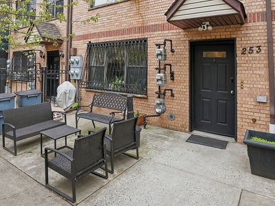 253 Cornelia St APT 1