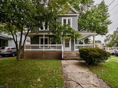 724/726 Amherst Rd NE