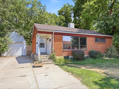 4372 S 375 E