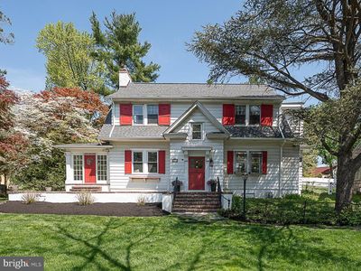 1121 Montgomery Ave