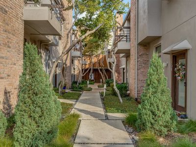3944 Buena Vista St #206