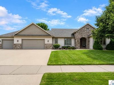 117 Grovebrook Dr