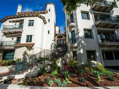 558 Hillgreen Dr Unit 207