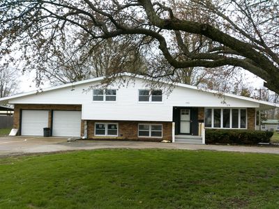 702 S Main St