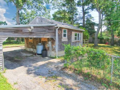 27 Lake Drive