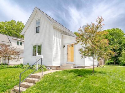 1321 S 5th St