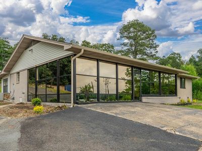 140 Amity Rd