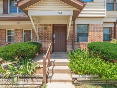 563 E Graham Pl