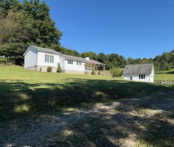 223 Mount Liberty Rd