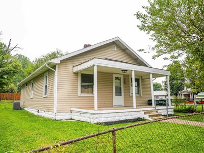 2202 S Delawanda Ave