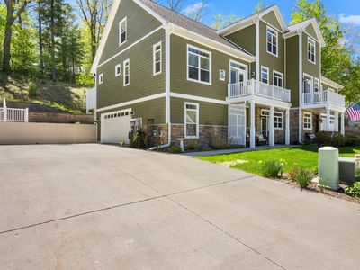 112 Fairway Hills Dr