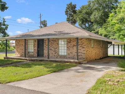 820 Wisteria Ln
