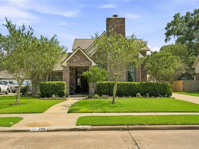 706 Fernglade Dr
